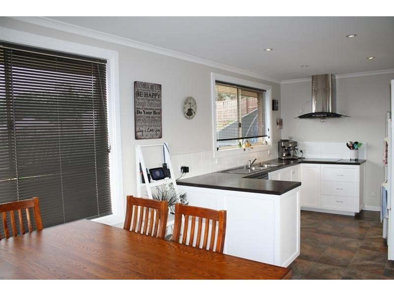 8 Tollard Place, Rokeby TAS 7019