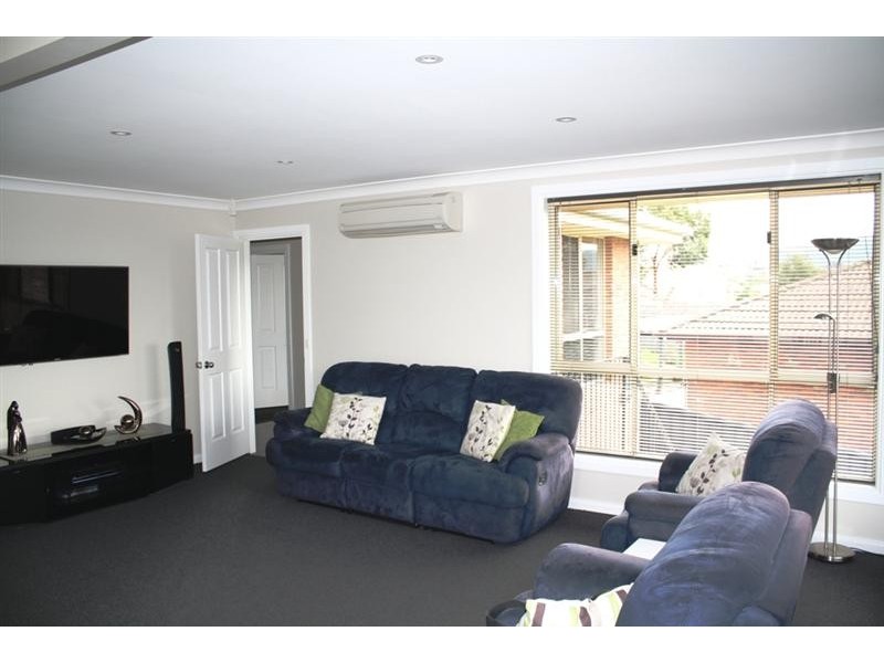 8 Tollard Place, Rokeby TAS 7019