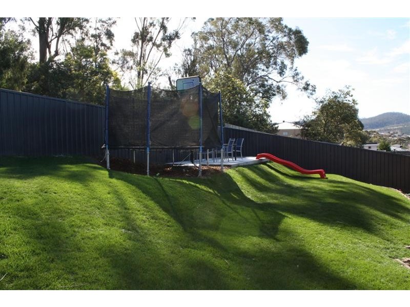 8 Tollard Place, Rokeby TAS 7019