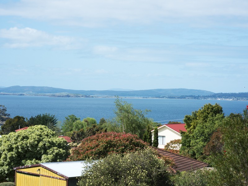 12 Darville Court, Blackmans Bay TAS 7052