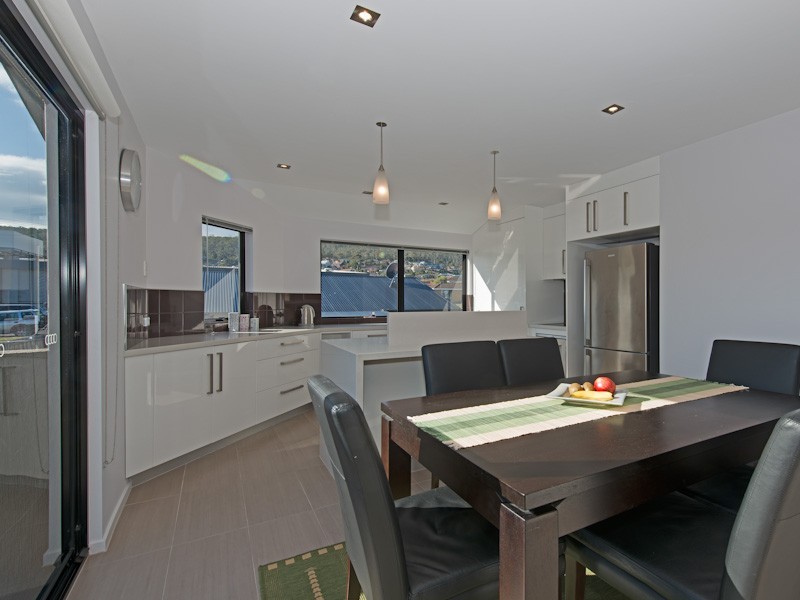 2/275 Clarence Street, Howrah TAS 7018