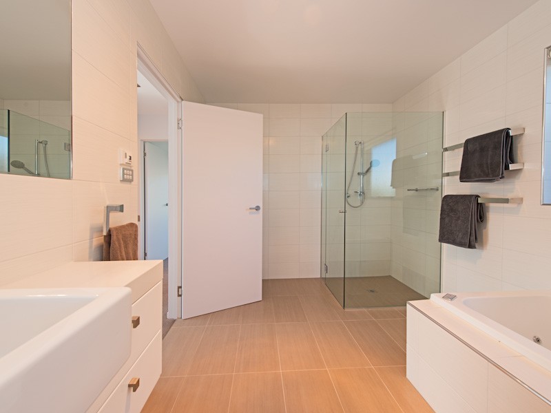 2/275 Clarence Street, Howrah TAS 7018