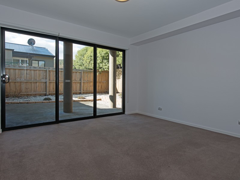 2/275 Clarence Street, Howrah TAS 7018