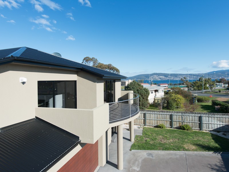 2/275 Clarence Street, Howrah TAS 7018