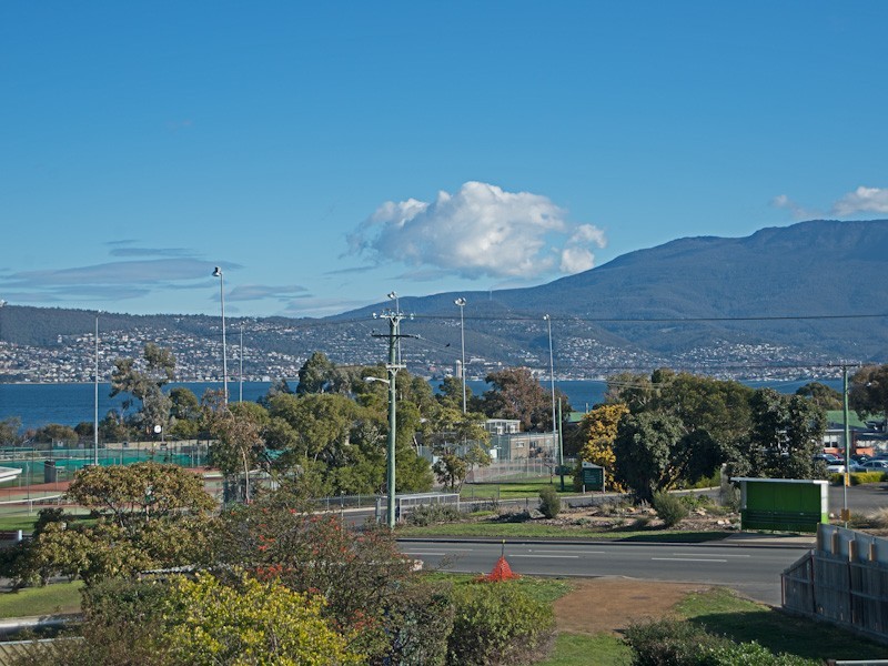 2/275 Clarence Street, Howrah TAS 7018