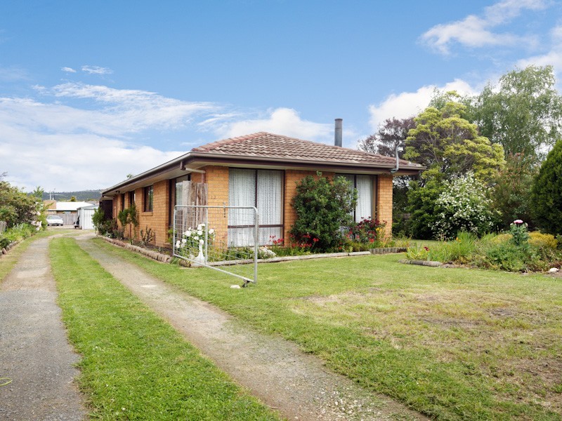 13 Esplanade North, Snug TAS 7054