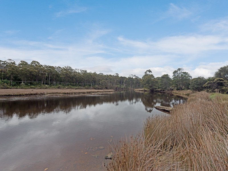 13 Esplanade North, Snug TAS 7054