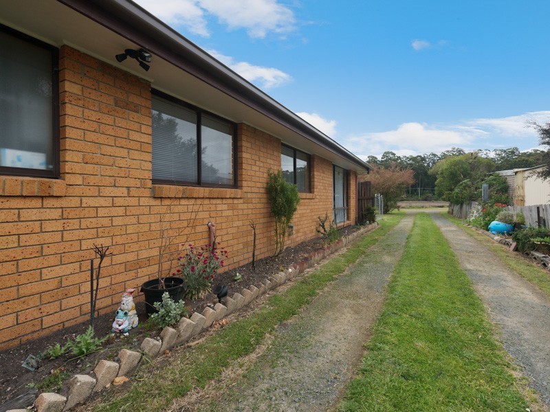 13 Esplanade North, Snug TAS 7054