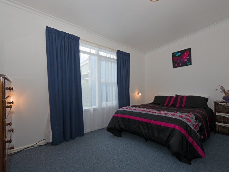 205 Roslyn Avenue, Blackmans Bay TAS 7052