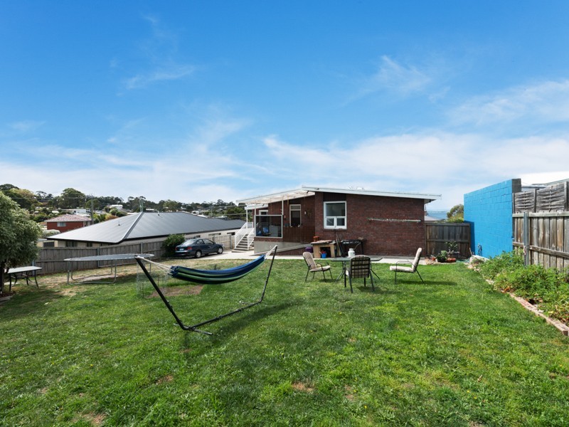 205 Roslyn Avenue, Blackmans Bay TAS 7052