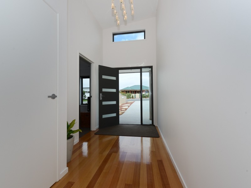 8 Queens Parade, Kingston TAS 7050