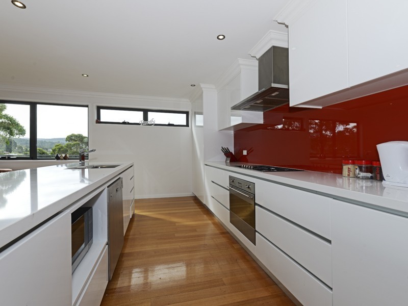 8 Queens Parade, Kingston TAS 7050