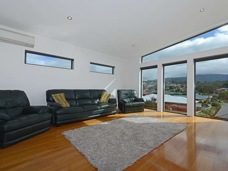 8 Queens Parade, Kingston TAS 7050