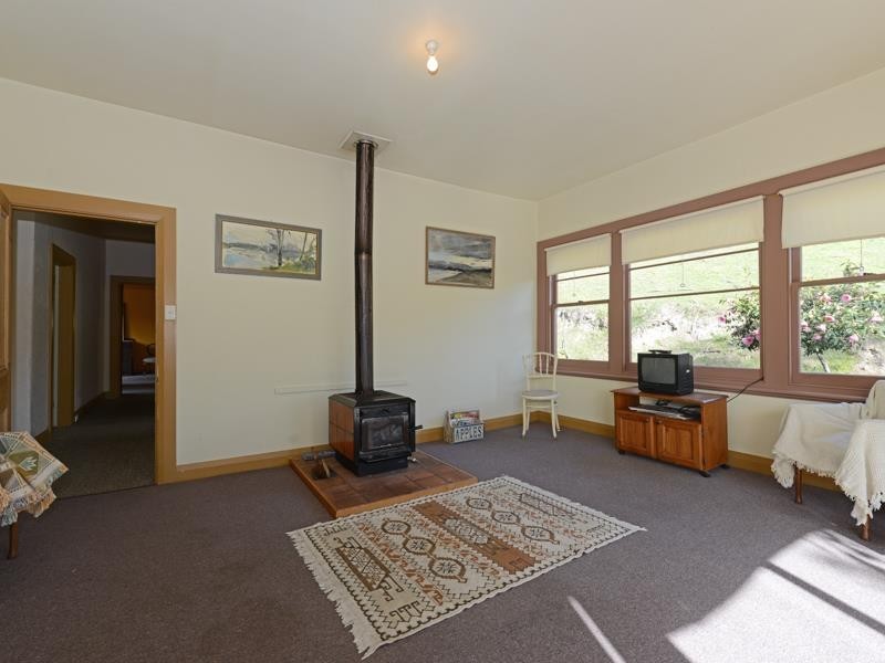 41 Brushy Creek Road, Lenah Valley TAS 7008
