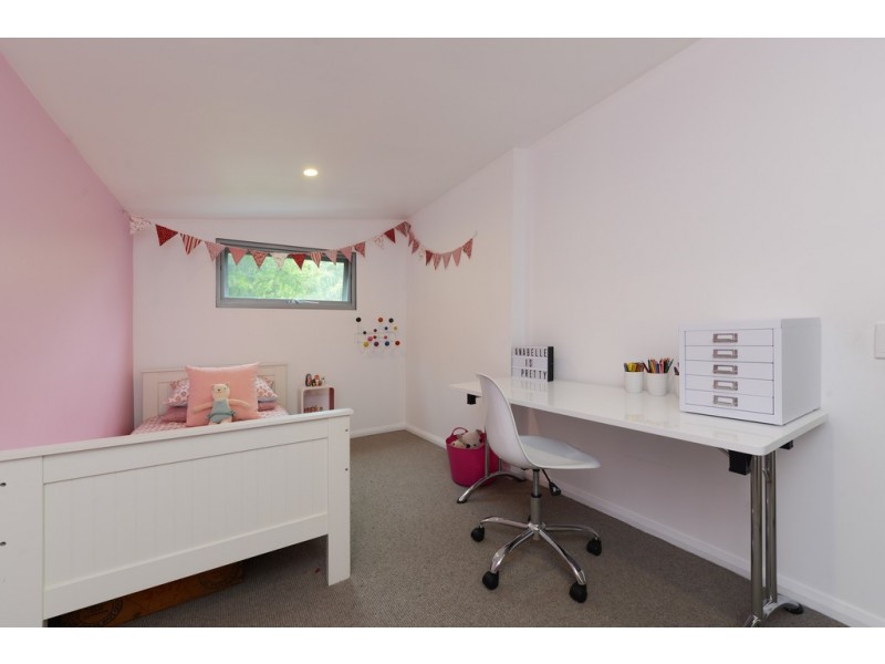 6 Woolton Place, Sandy Bay TAS 7005