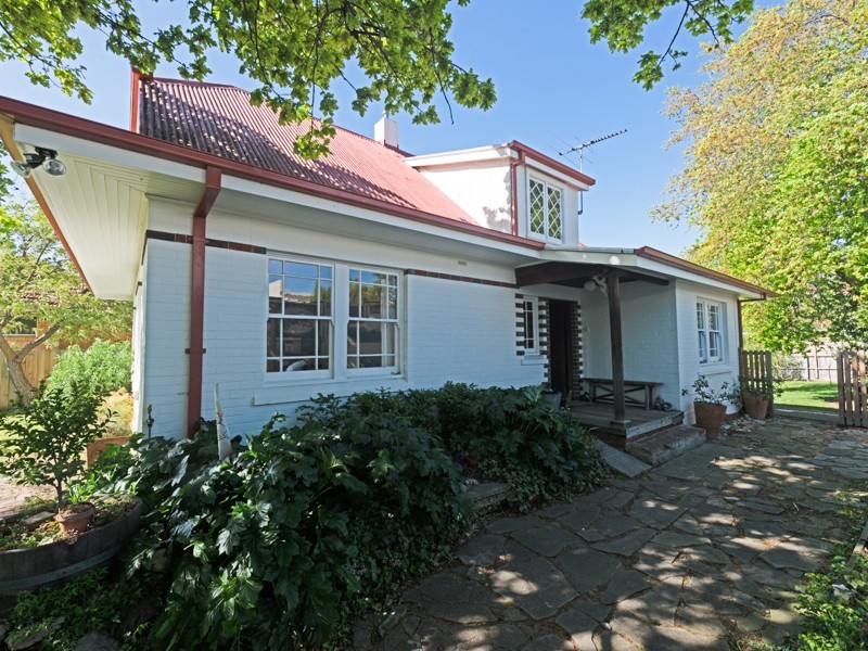 12 Beechworth Road, Sandy Bay TAS 7005