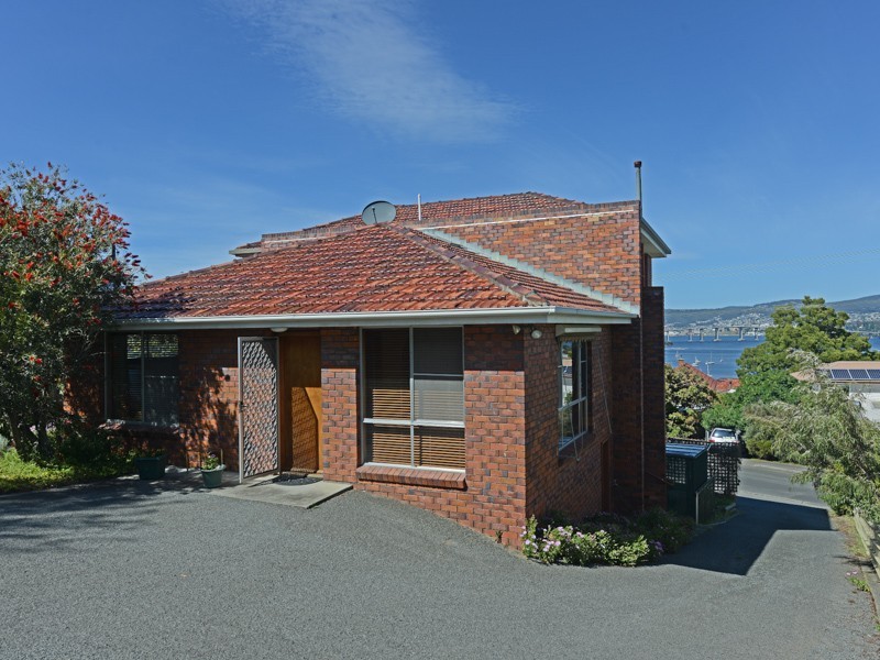 3/57 Malunna Road, Lindisfarne TAS 7015
