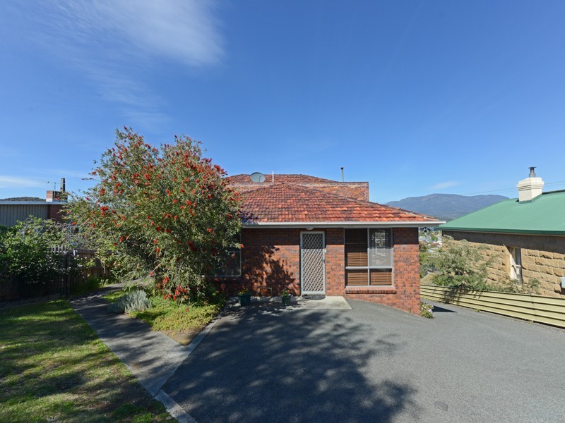 3/57 Malunna Road, Lindisfarne TAS 7015