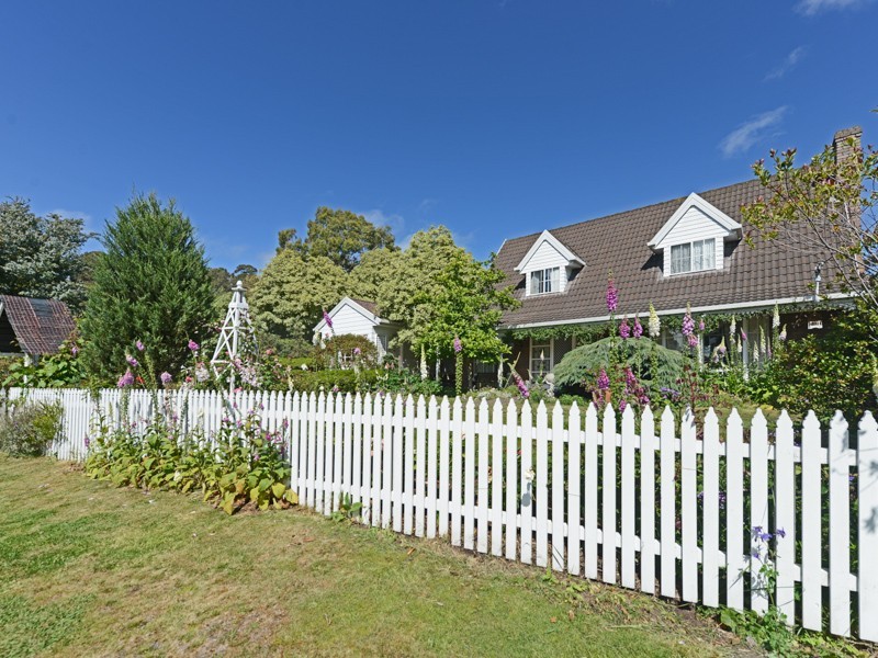 17 Tinderbox Road, Blackmans Bay TAS 7052