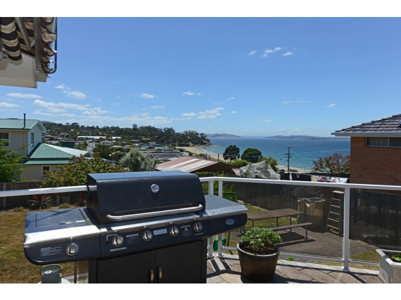 41 Carinya Street, Blackmans Bay TAS 7052