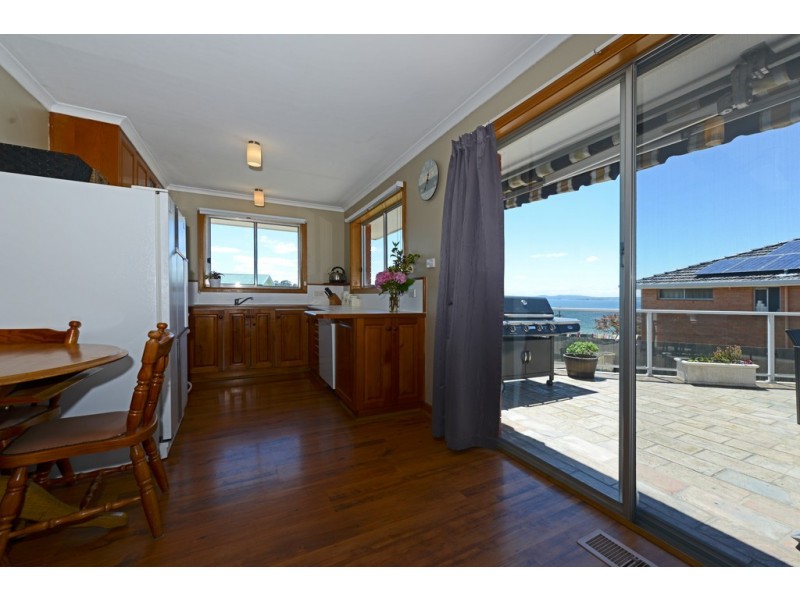 41 Carinya Street, Blackmans Bay TAS 7052