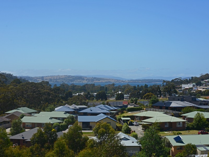 8 Olivia Court, Kingston TAS 7050