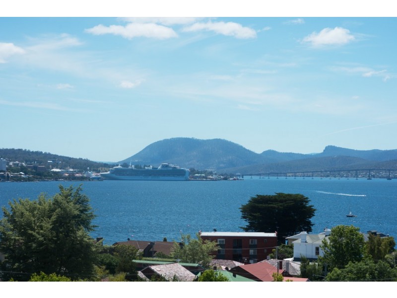 4/7A Chessington Court, Sandy Bay TAS 7005