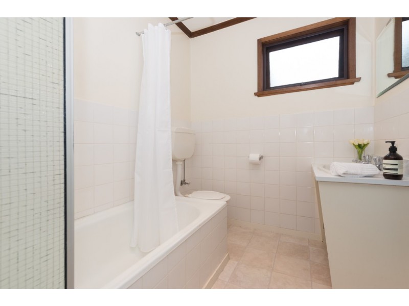4/7A Chessington Court, Sandy Bay TAS 7005