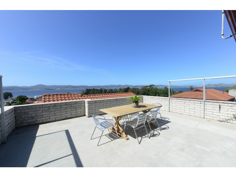 4/7A Chessington Court, Sandy Bay TAS 7005