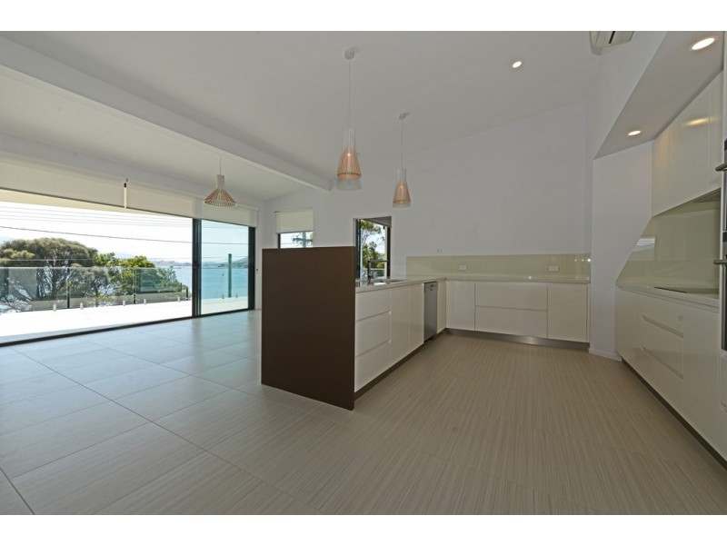 88 Esplanade, Rose Bay TAS 7015
