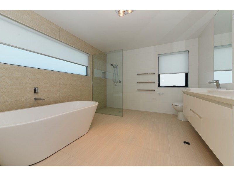 88 Esplanade, Rose Bay TAS 7015