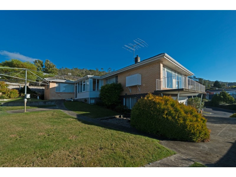 15 Baringa Road, Taroona TAS 7053