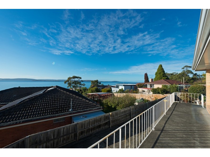 15 Baringa Road, Taroona TAS 7053