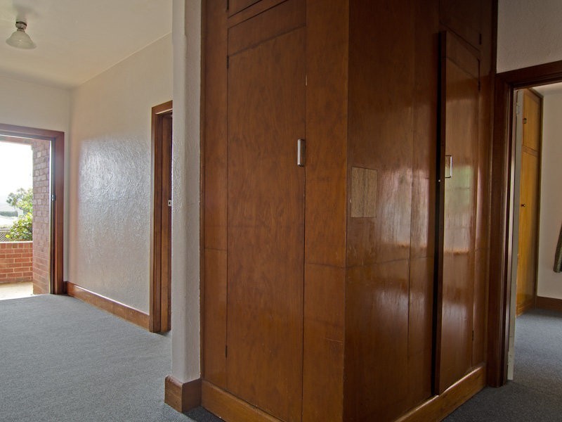 142 Augusta Road, Lenah Valley TAS 7008