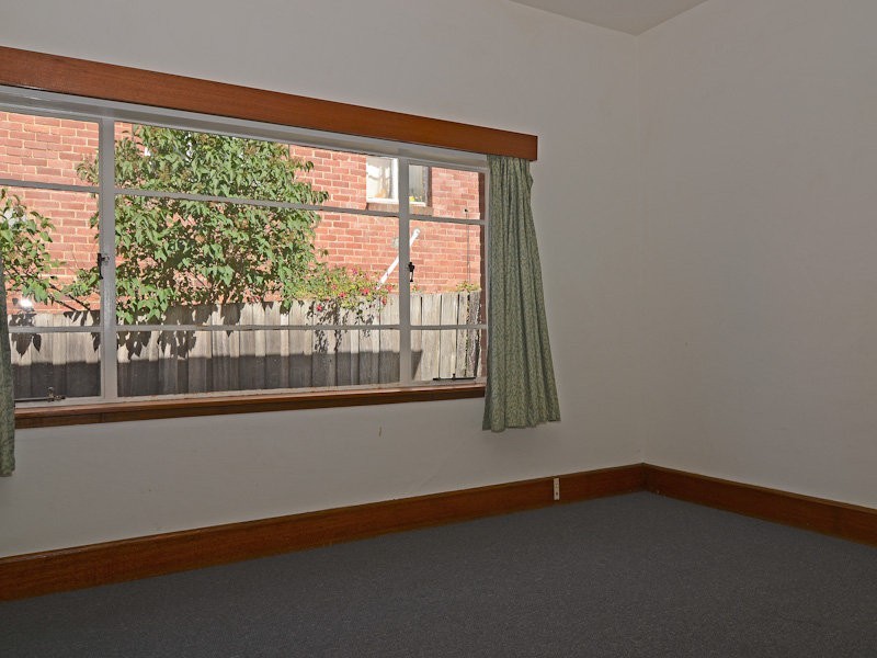 142 Augusta Road, Lenah Valley TAS 7008