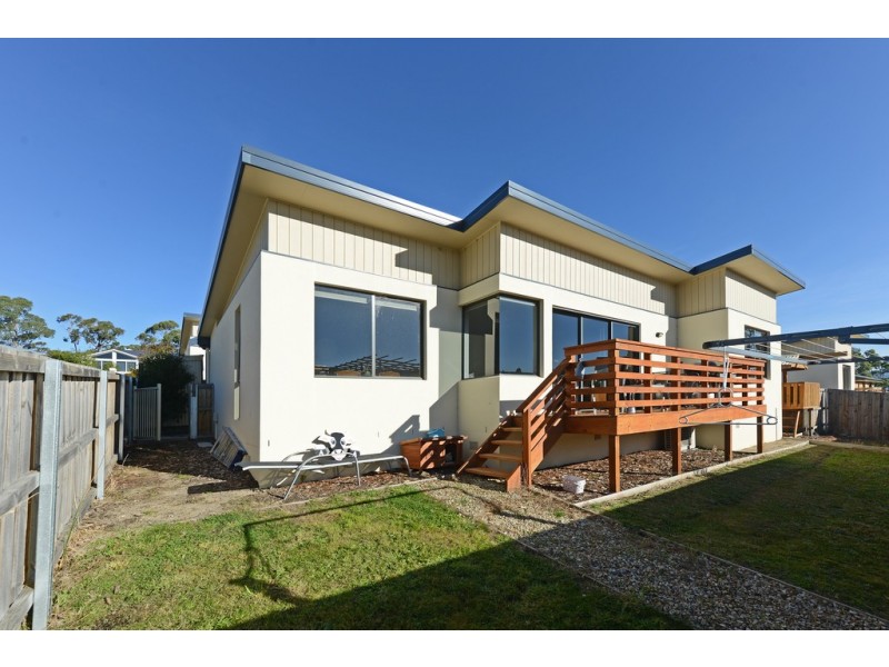 3 / 8-10 Lomandra Drive, Blackmans Bay TAS 7052