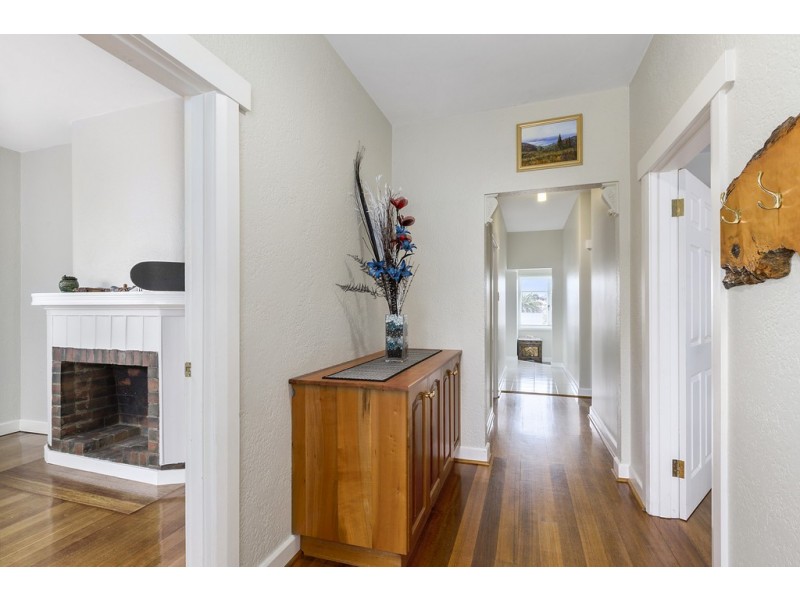 16 Haig Street, Lenah Valley TAS 7008