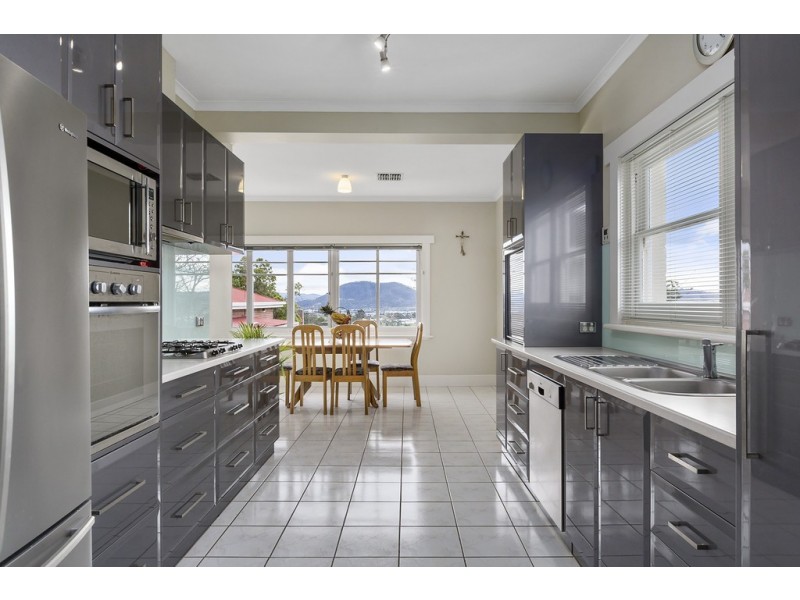 16 Haig Street, Lenah Valley TAS 7008