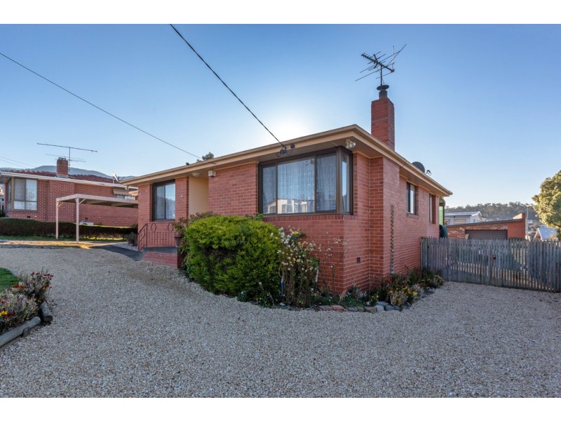 4 Eltham Place, Claremont TAS 7011