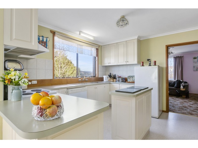 4 Eltham Place, Claremont TAS 7011