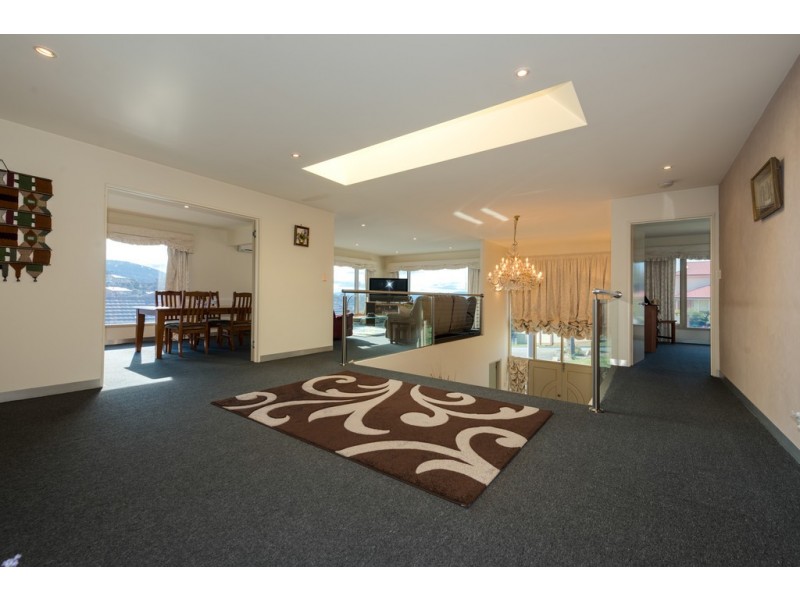 55 Rosehill Crescent, Lenah Valley TAS 7008