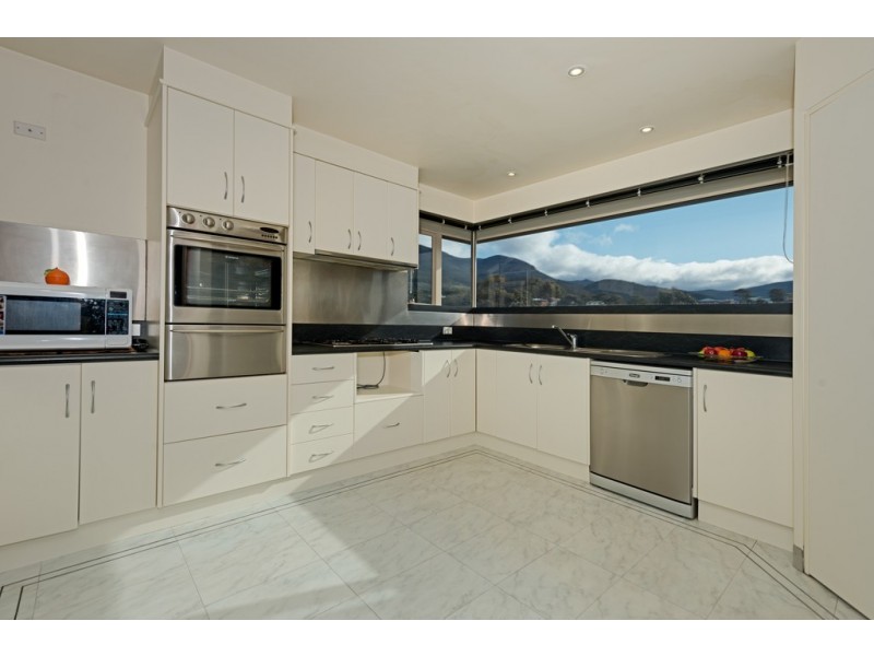 55 Rosehill Crescent, Lenah Valley TAS 7008