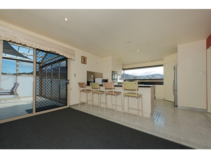 55 Rosehill Crescent, Lenah Valley TAS 7008