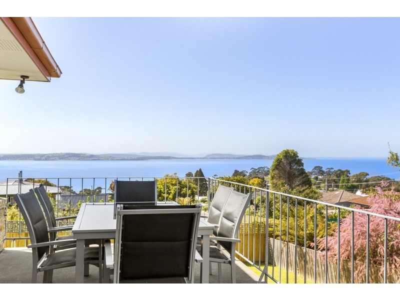 4 Kiama Place, Blackmans Bay TAS 7052