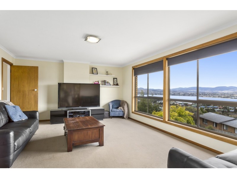 1 Newitt Drive, Austins Ferry TAS 7011