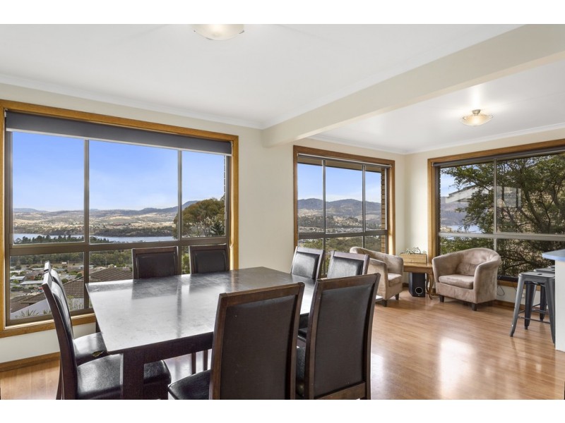 1 Newitt Drive, Austins Ferry TAS 7011