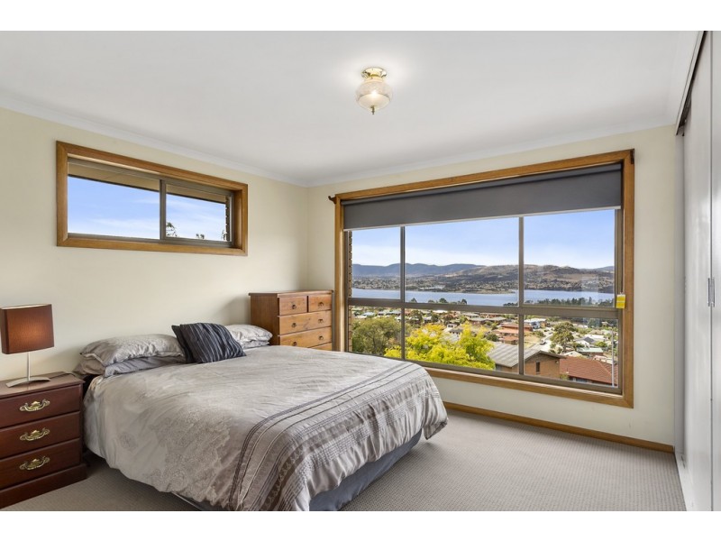 1 Newitt Drive, Austins Ferry TAS 7011