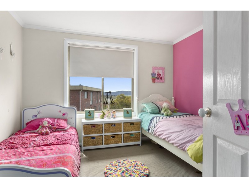 1 Newitt Drive, Austins Ferry TAS 7011