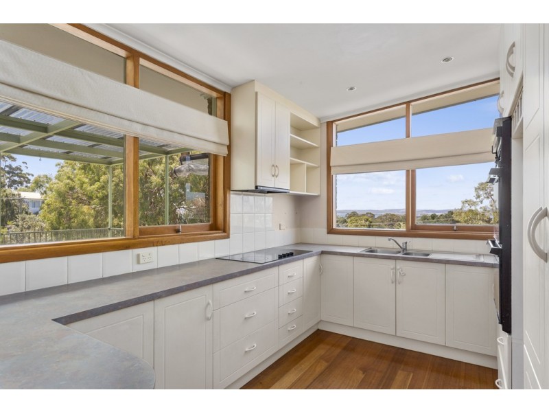 8 Orana Place, Taroona TAS 7053