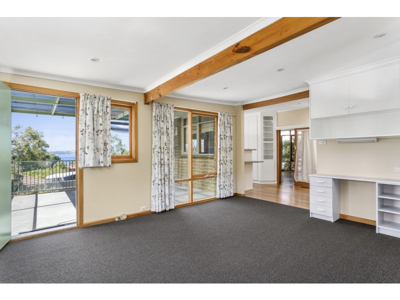 8 Orana Place, Taroona TAS 7053